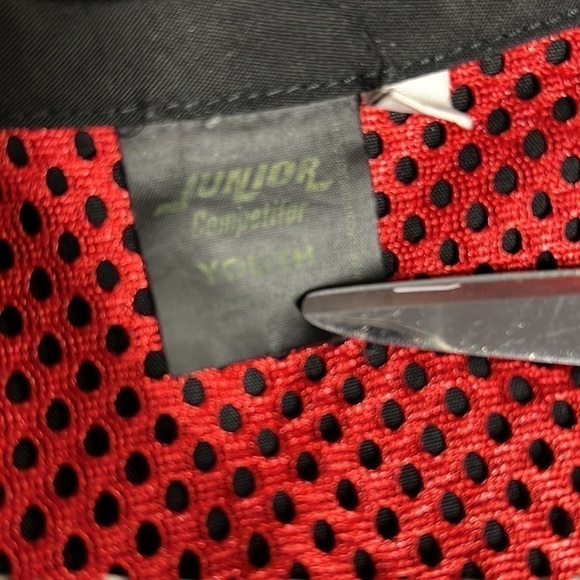 JUNIOR COMPETITOR XL RED & BLACK RIGHT HANDED SHOOTING VEST - Picture 6 of 7